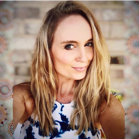 #MeetThePosher 👋🏻🥂✌🏻. FM so I can follow YoU😉 - Picture 2 of 8